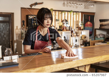 Staff, clerk, woman 65207987