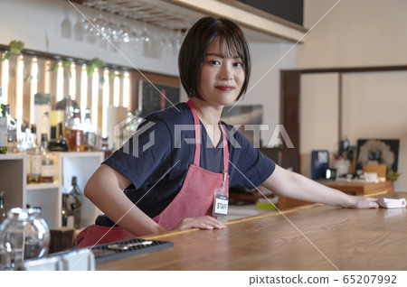 Staff, clerk, woman 65207992