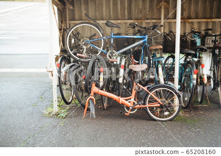 被遺棄的自行車 65208160