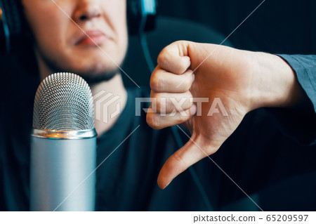 Streamer show gestures. 65209597