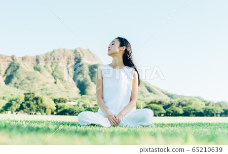 年輕的女士 年輕的女士 65210639