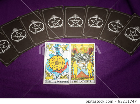 Tarot cards to predict the future in love. 65211747