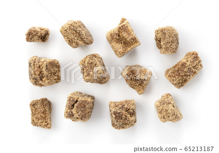 白色背景和紅糖 65213187