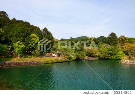 Benten Pond Benten Pond 65214895