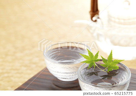 Glass-Chirori-Sake cup-Sake-Autumn leaves-Early summer image Glass-Chirori-Sake cup-Sake-Autumn leaves-Early summer image 65215775