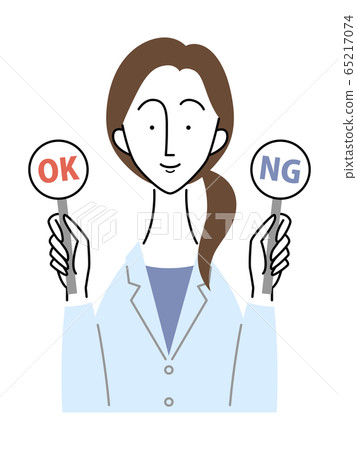 帶有OK / NG標籤的女醫生 65217074