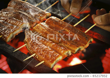 烤鰻魚的鰻魚 65217932