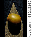 Golden kiwi 65218260
