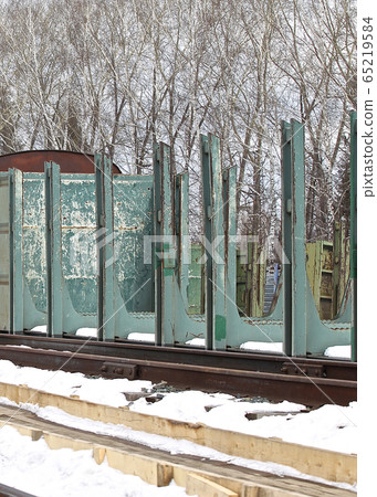 Old metal construction Old metal construction 65219584