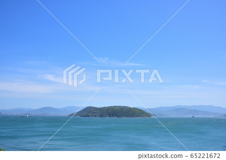 Hakata Bay, Historical Romance of Shiga Island, Fukuoka City, overlooking Noko Island from Kinin Park 65221672