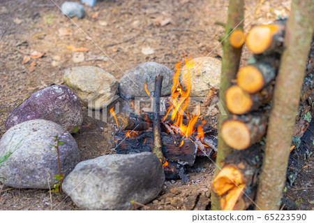 Bushcraft材料篝火晚會 65223590