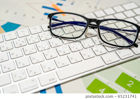 Desk image 65231741