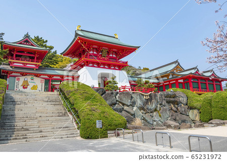 Akama Shrine 65231972