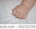 嬰兒手 65232158