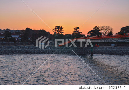 京都宇治河和朝霧橋 65232241