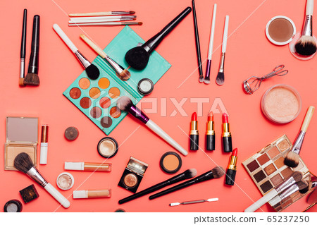Powder lipstick makeup brushes for make-up stylist's work 65237250