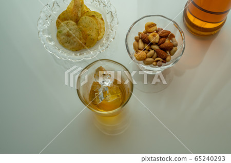 Whiskey rock 65240293