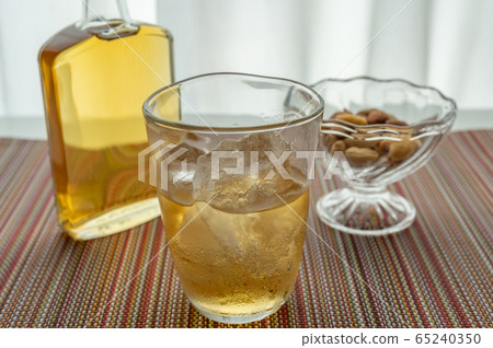 Whiskey rock 65240350