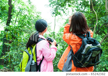 登山女孩徒步登山登山戶外徒步旅行 登山女孩徒步登山登山戶外徒步旅行 65242382