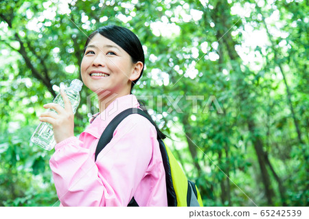 Mountain Climbing Mountain Girl Trekking Mountain Climbing Mountain Outdoor Hiking Mountain Climbing Mountain Girl Trekking Mountain Climbing Mountain Outdoor Hiking 65242539