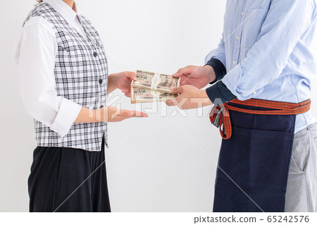 A bank clerk hands over 2 million yen to a restaurant person. Subsidy Benefits Debt Debt money subsidy A bank clerk hands over 2 million yen to a restaurant person. Subsidy Benefits Debt Debt money subsidy 65242576