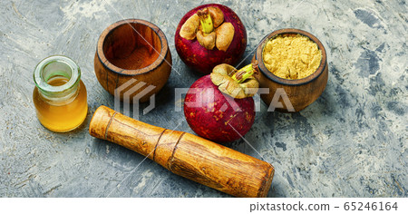Medicinal tincture of mangosteen. Medicinal tincture of mangosteen. 65246164