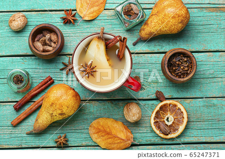 Pear alcoholic drink. 65247371