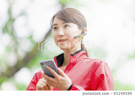Female sports image _ headset 65249589