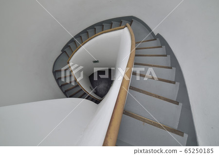 螺旋樓梯 65250185