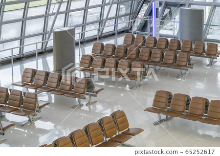 Table without people sitting in the terminal Table without people sitting in the terminal 65252617