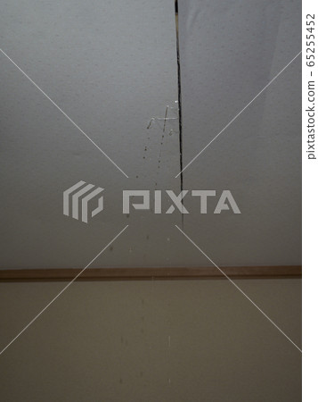 Wallpaper with peeling ceiling Wallpaper with peeling ceiling 65255452