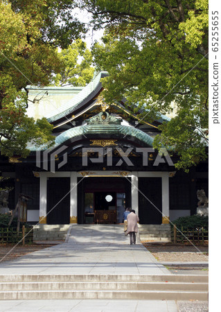 在鮮綠色王子神社（東京都北區） 65255655