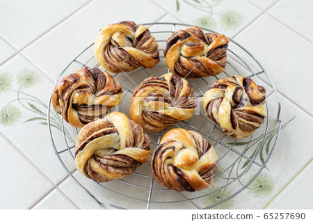 Making bread at home Chocolate Marble Bread Making bread at home Chocolate Marble Bread 65257690