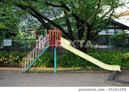 滑入綠色公園 65263199