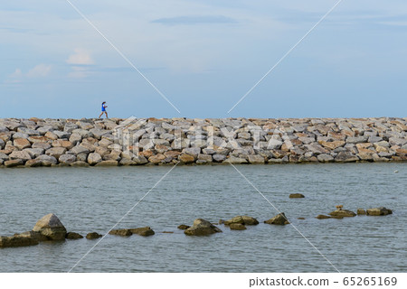 Large stones Was prepared in place of the sandy Large stones Was prepared in place of the sandy 65265169