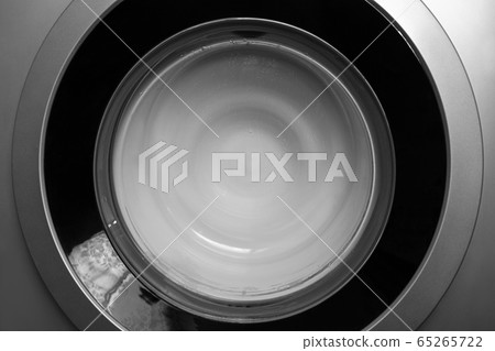 Washing machine door with rotating garments inside Washing machine door with rotating garments inside 65265722