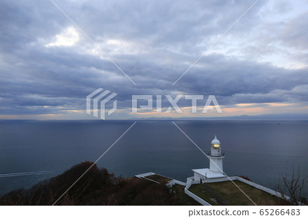 Muroran, Hokkaido Early Morning Cape Chikiu Lighthouse Muroran, Hokkaido Early Morning Cape Chikiu Lighthouse 65266483