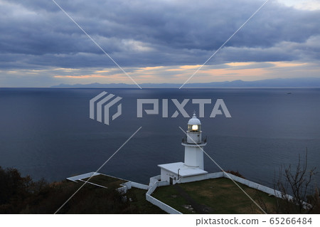 Muroran, Hokkaido Early Morning Cape Chikiu Lighthouse Muroran, Hokkaido Early Morning Cape Chikiu Lighthouse 65266484