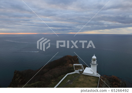 Muroran, Hokkaido Early Morning Cape Chikiu Lighthouse Muroran, Hokkaido Early Morning Cape Chikiu Lighthouse 65266492