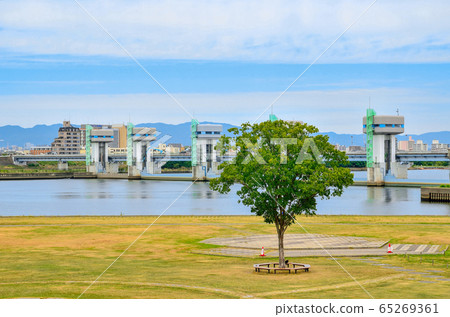 Yodogawa in Osaka 65269361