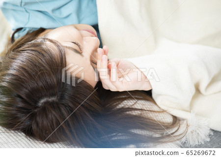 Woman sleep sleep 65269672