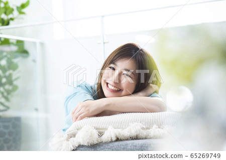 Woman sleep sleep 65269749