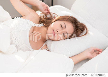 Portrait of beautiful Asian woman with attractive 65269805