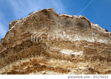 Cliffs by the sea. 65270010