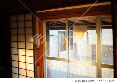 Morning light 65278386