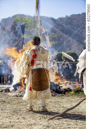 Nagano Prefecture Achi Village, Shinano Hiei's Firewalking Goma 65279060