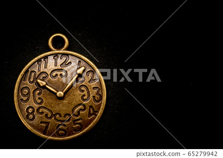Time clock charm 65279942