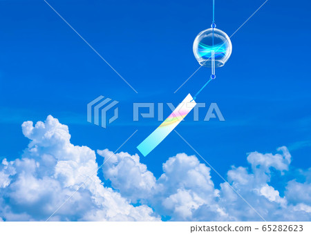 Blue sky and wind chimes 65282623