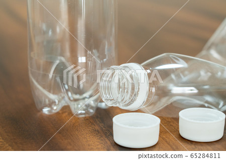 PET bottles 65284811