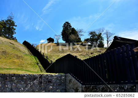 箱根神奈川縣箱根的富坂莊（1）從箱根關所的江戶口五文旁邊的別府山看高速公路和蘆之湖 65285062
